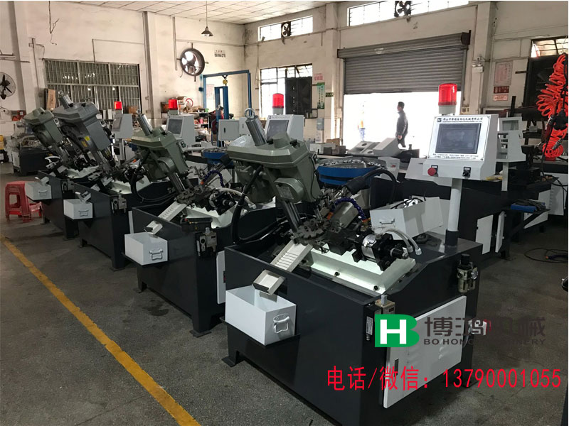 4臺(tái)全自動(dòng)攻絲機(jī)圖 4臺(tái)全自動(dòng)攻絲機(jī)圖